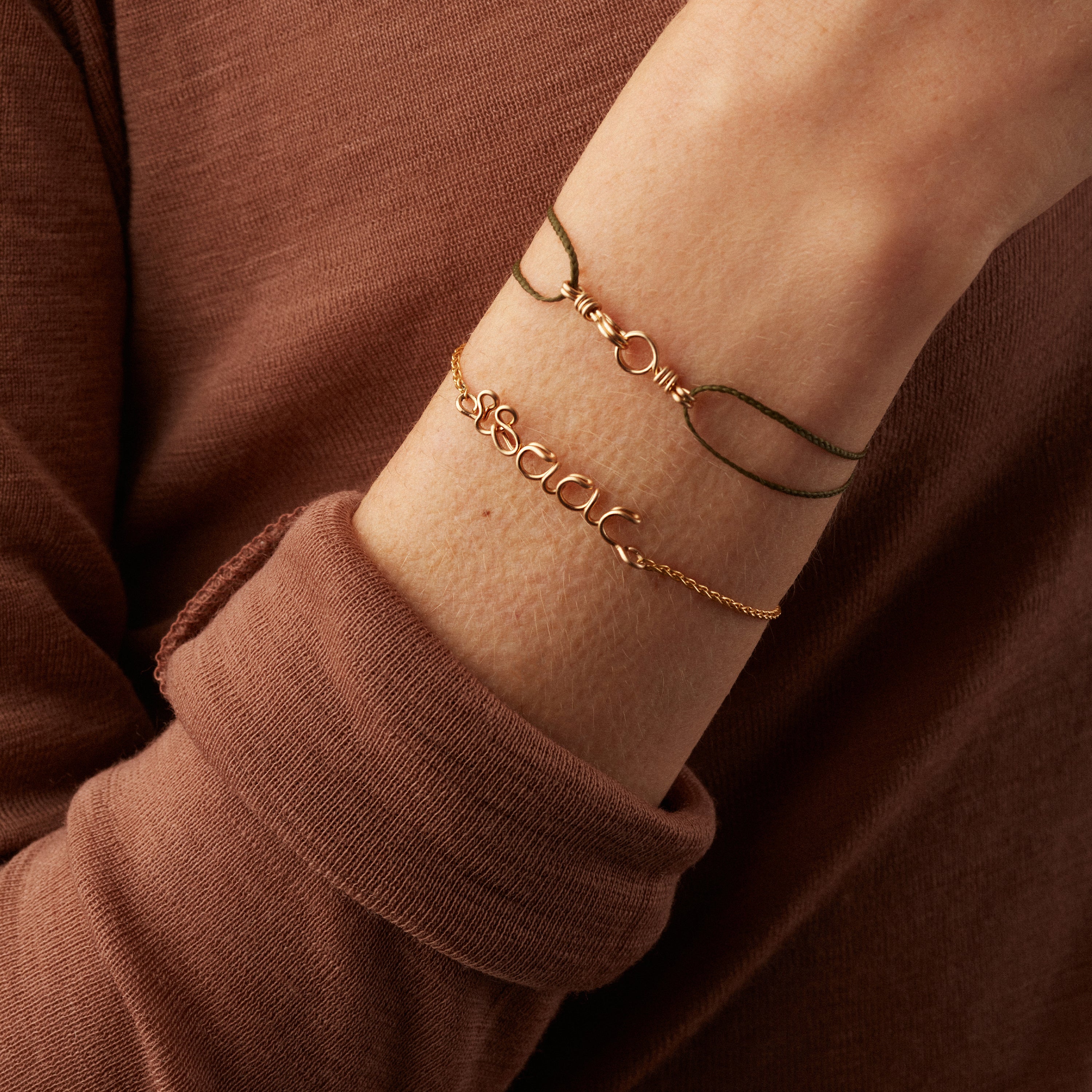 Richelieu paperclip chain bracelet name personalisation rose gold worn on wrist Atelier Paulin Australia