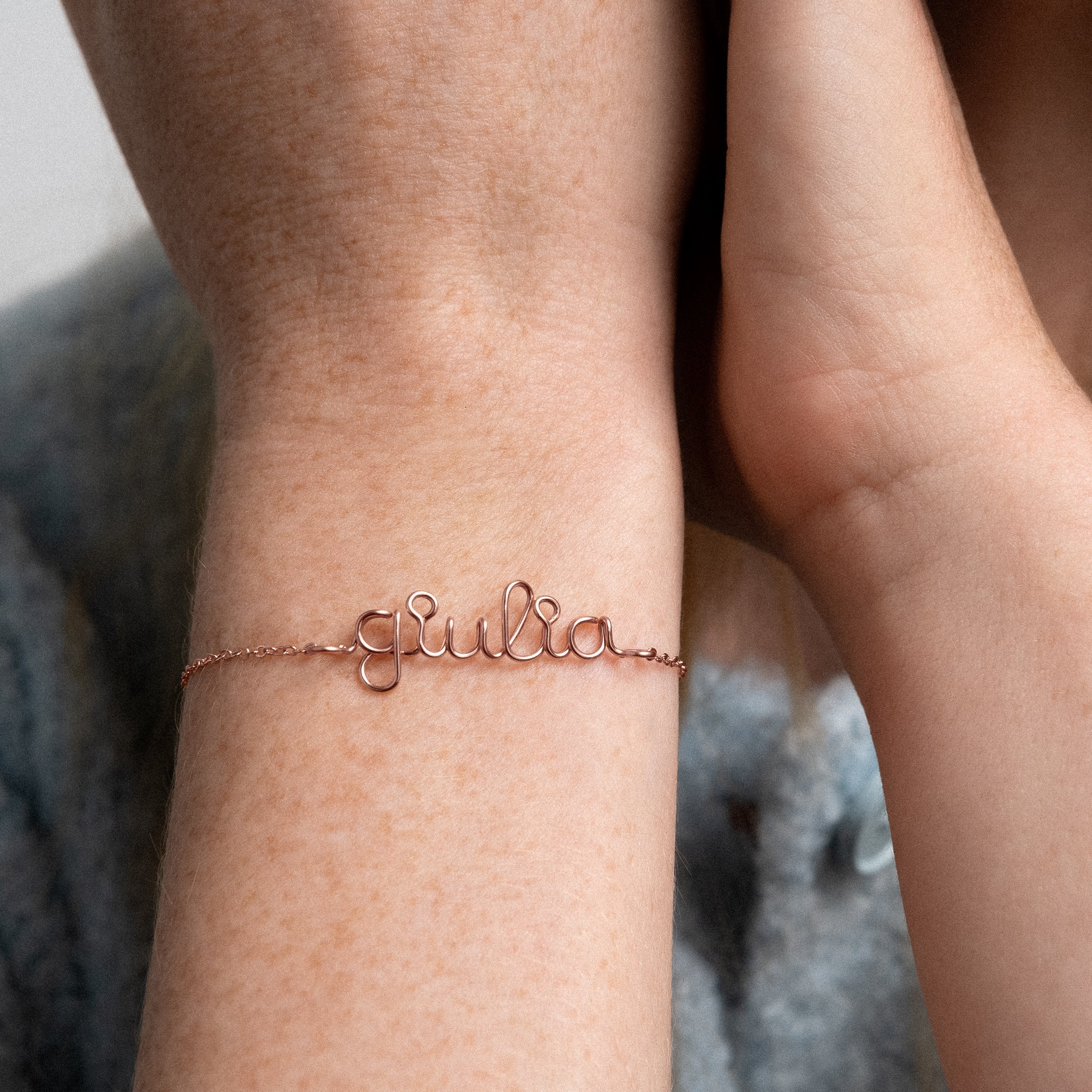 Richelieu chain Bracelet name personalisation rose gold worn on wrist handcrafted in Paris
