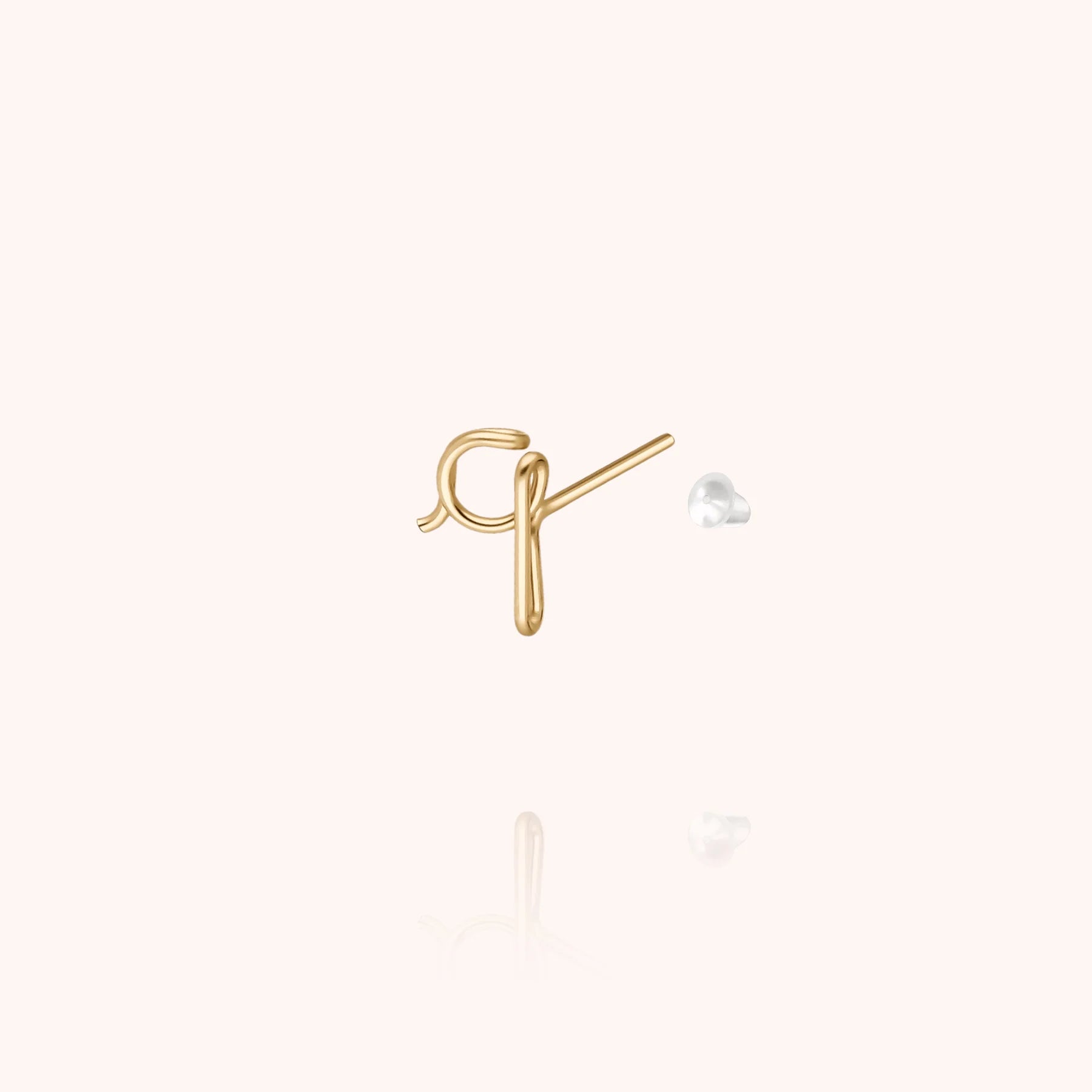 personalised jewellery initial stud earring letter q 14k yellow gold-filled handcrafted Atelier Paulin Australia